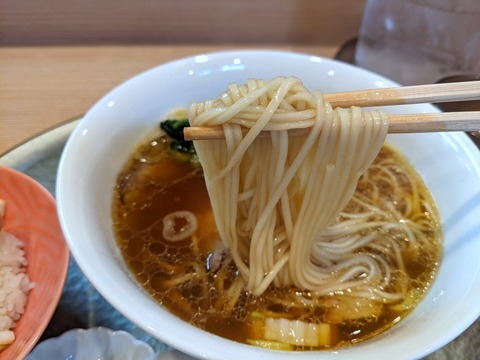 深緑 麺
