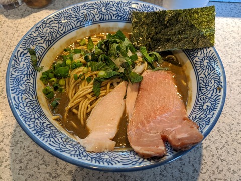 破壊的イノベーション 濃厚煮干しラーメン