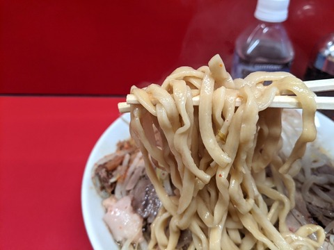 ラーメン二郎西台駅前店 麺