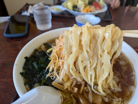 美代志食堂　麺