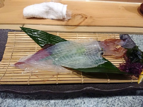 旬風　イカの活造り