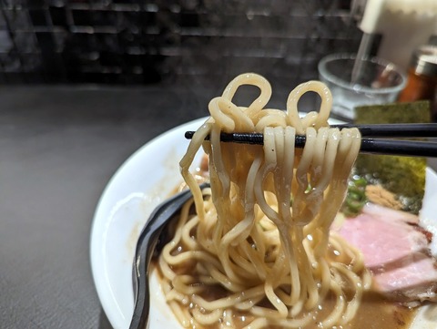 百合の咲く場所 麺