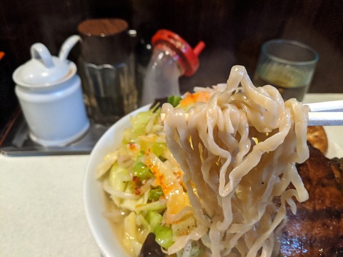 まるよし商店 麺