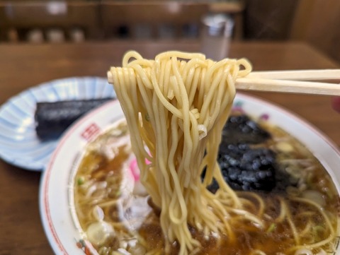 伊勢屋坂下店 麺-1