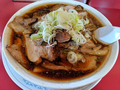 かし亀　チャーシュー多い麺