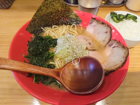 麺屋うしまる　牛骨ラーメン