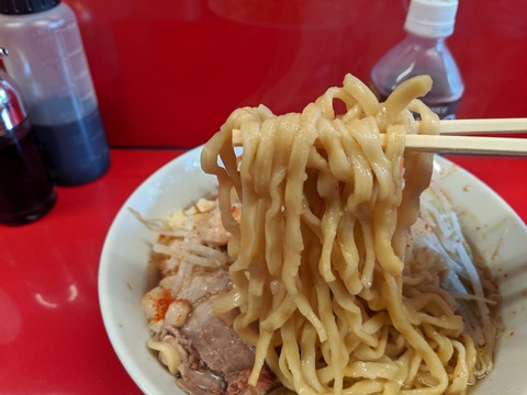 ラーメン二郎西台駅前店 麺