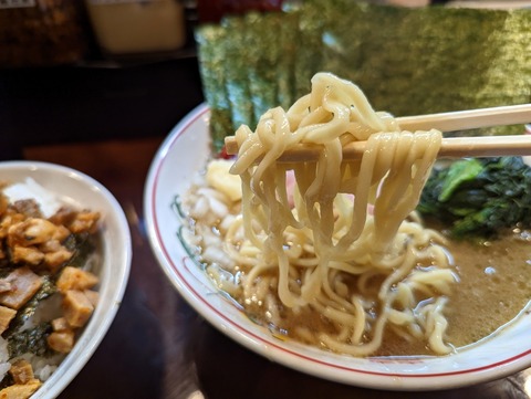 こいけのいえけい 麺