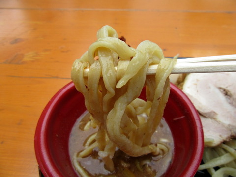 手打 焔 麺