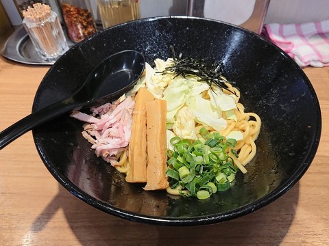 バックファット まぜそば