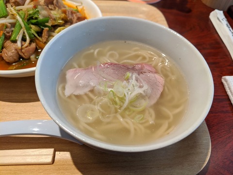 ソラノイロ食堂 半ラーメン
