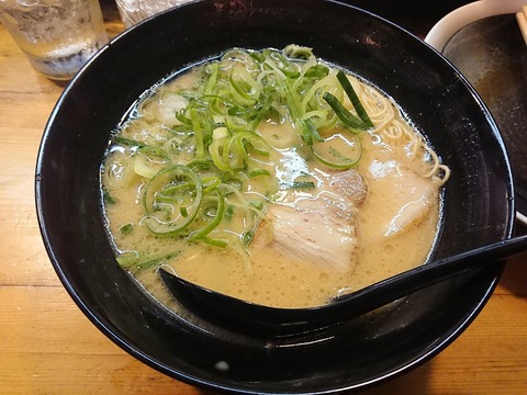 屋台おかもと　ラーメン