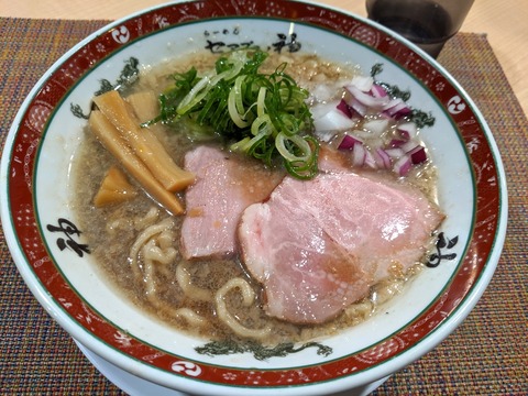 セアブラノ神 背脂煮干そば