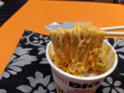 カップヌードルカレー雪見大福 麺