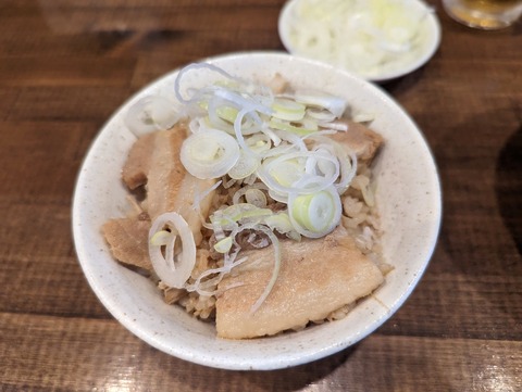肉蕎麦むね 肉飯