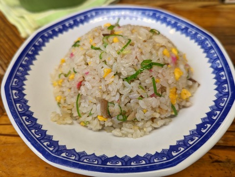 らーめん太陽 半チャーハン