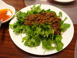 モモチャチャ　パクチー肉味噌のせ