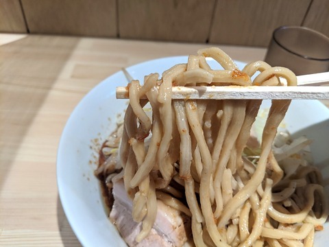 ラーメン緑山 麺
