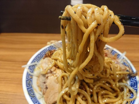 びんびん豚　麺