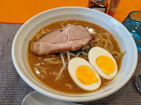鶉　味噌らーめん