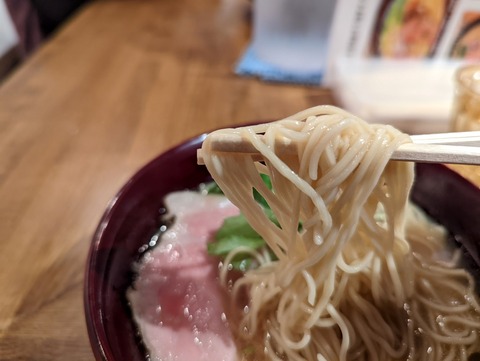 ゴールデンアイ 麺