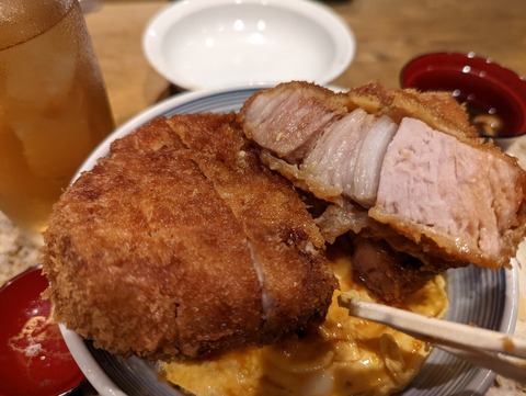 とんかつ丸七 断面