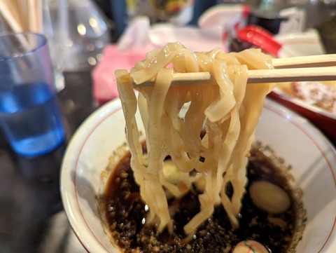ジンジャーヘッドバッド 麺