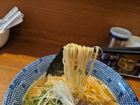 麺屋わおん 中細麺