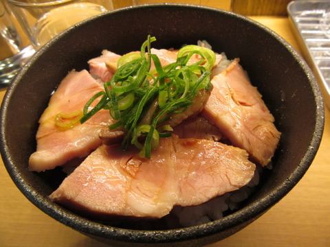 濃厚鶏そば葵　チャーシュー丼