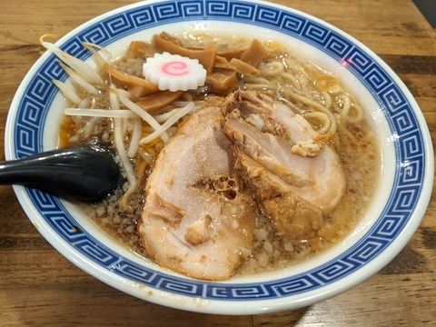 アイオイ 中華そば背脂