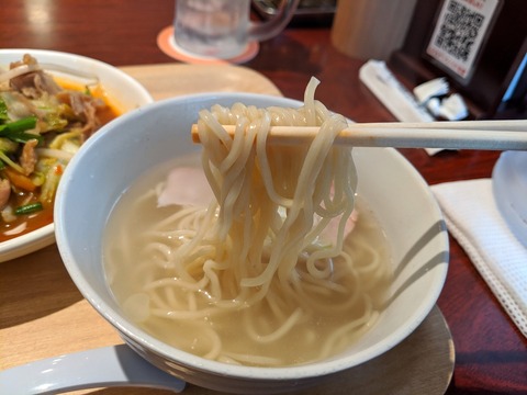 ソラノイロ食堂 麺