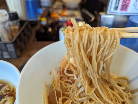 ジンジャーヘッドバッド 麺