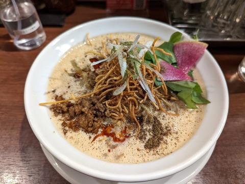 シンフウ　担々麺