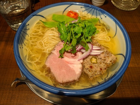 人と羊 ひつじそば
