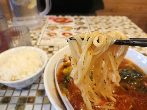 黄金バンカ麺 麺