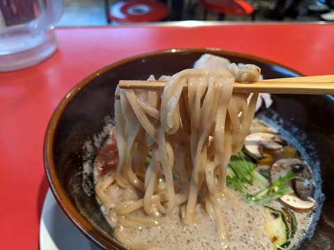 ソラノイロ 麺2