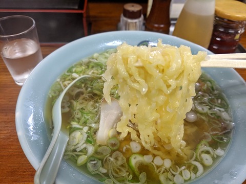 丸信ラーメン 麺