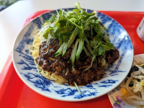 also 炸醤麺
