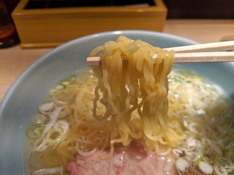 〇恵中華そば 麺