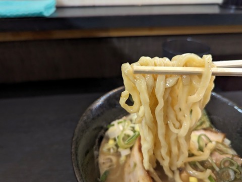 なにがし　麺