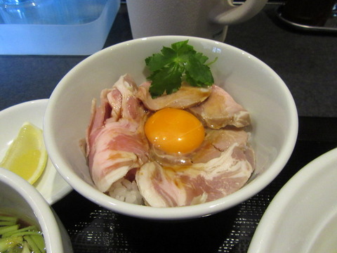 中華そば 田家 玉子かけちゃーしゅー丼