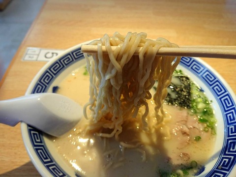 モヒカン　麺