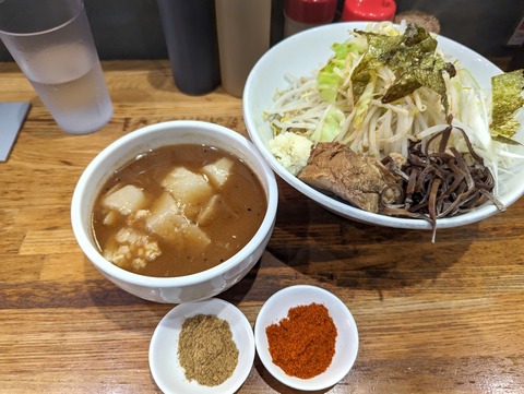 デカ盛り戦隊豚レンジャー つけ麺