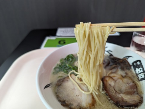 とみ田 麺