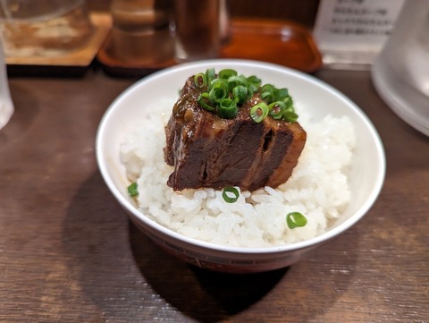 はやしまる 角煮ごはん