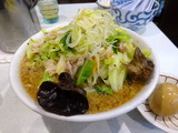 まるよし 背油しょうゆたんめん