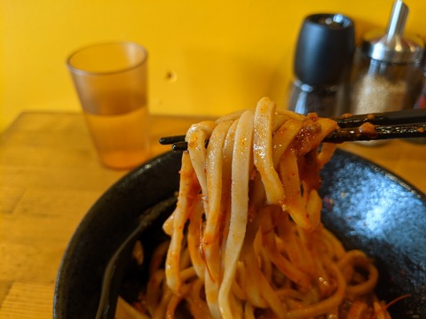 辛麺 サソリ 麺