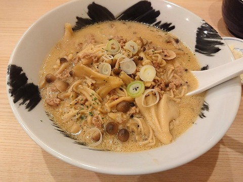 煮干し中華そば にいぼし ミルク味噌ラーメン