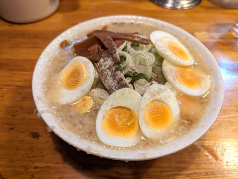 下頭橋ラーメン ラーメンスライス玉子