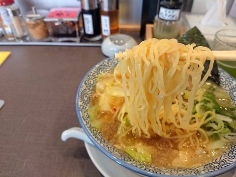 きゃべとんラーメン 麺